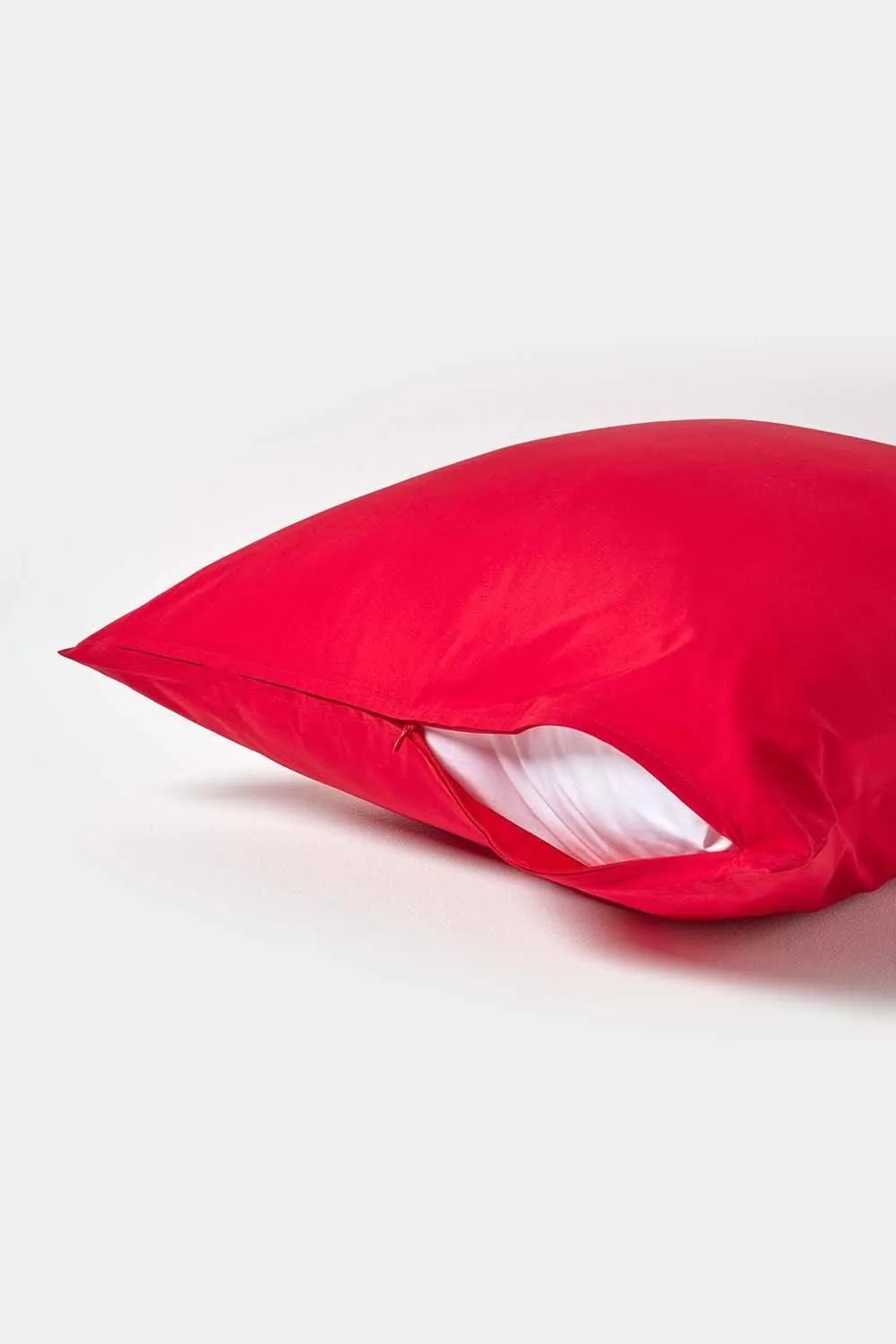 Homescapes Continental Egyptian Cotton Pillowcase 200 TC, 60 x 60 cm in Red 3