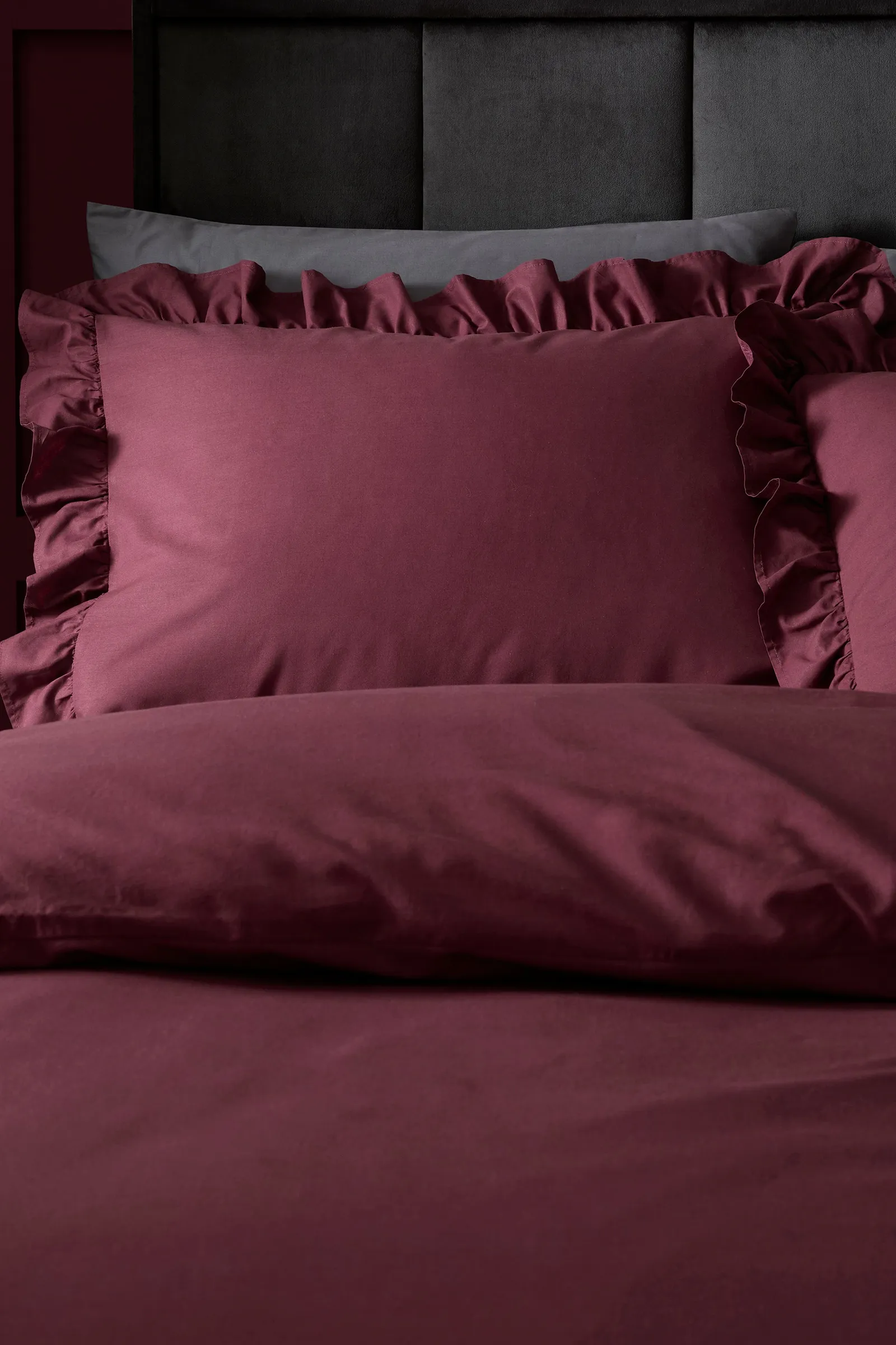 Appletree 'Cassia Frill' 100% Cotton Relaxed Look Duvet Cover Set in Red 2
