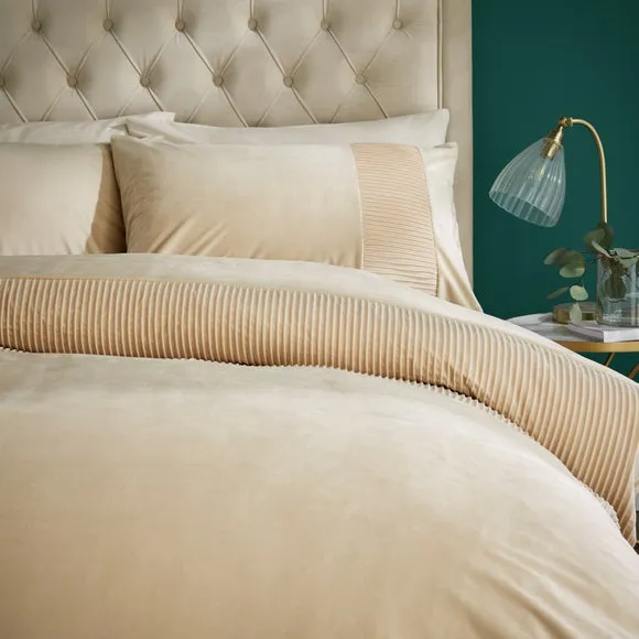 Liliana Pleated Luxury Velvet Duvet Cover and Pillowcase Set 4