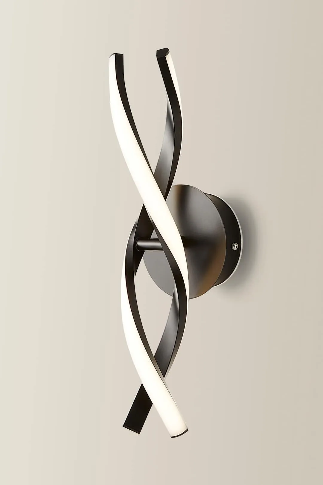 ValueLights Infinity Matte Black Double Twist IP44 Integrated LED Wall Light 3