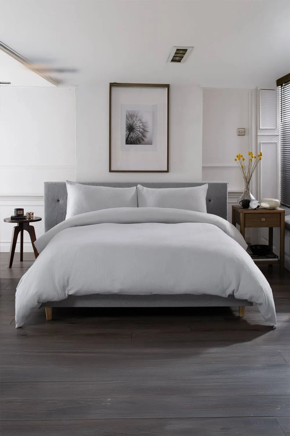 The Lyndon Company St Quentin 100% Cotton Reversible Duvet Bedlinen | Deyongs 1846 in Grey 1