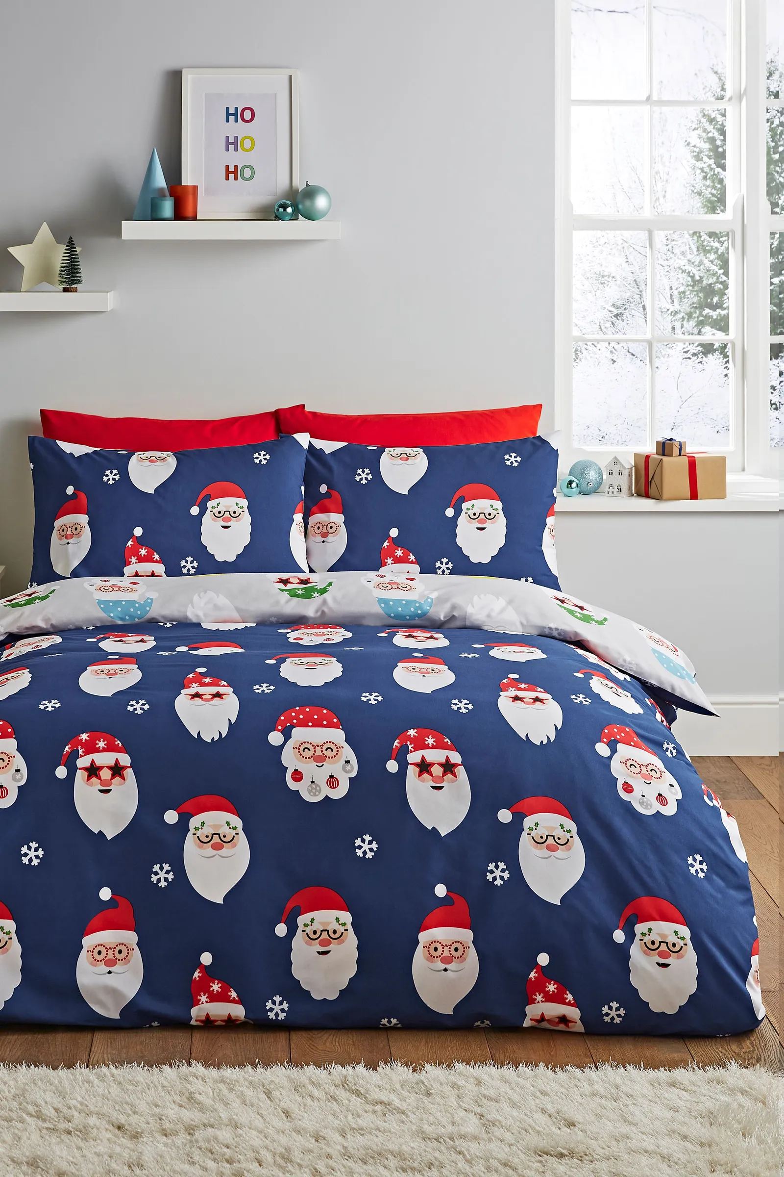 Catherine Lansfield 'Christmas Santa Spec-Tacular' Reversible Duvet Cover Set in Grey 3