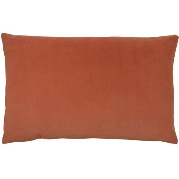 Furn. Contra Velvet Cushion 1