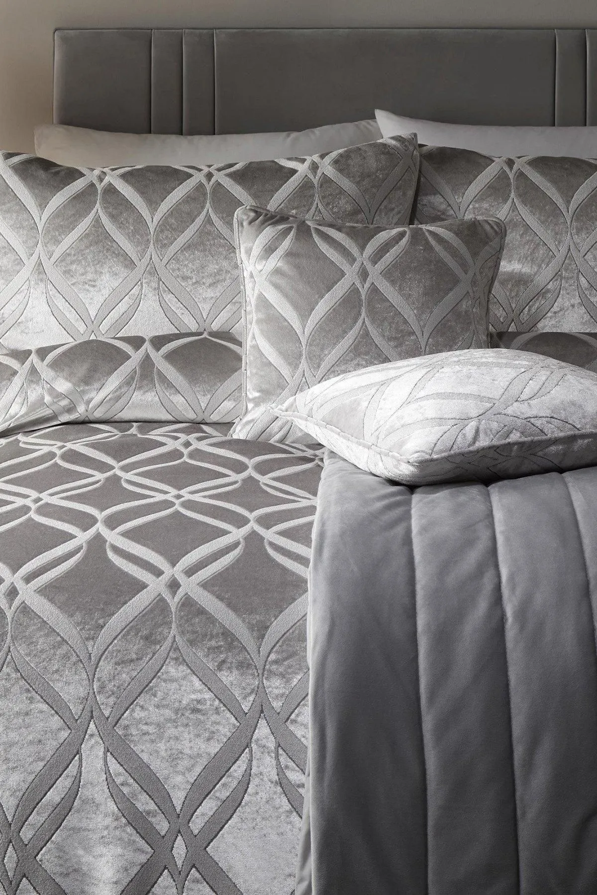 Soiree 'Belfort' Geo Ogee Woven Soft Velvet Filled Cushion in Silver