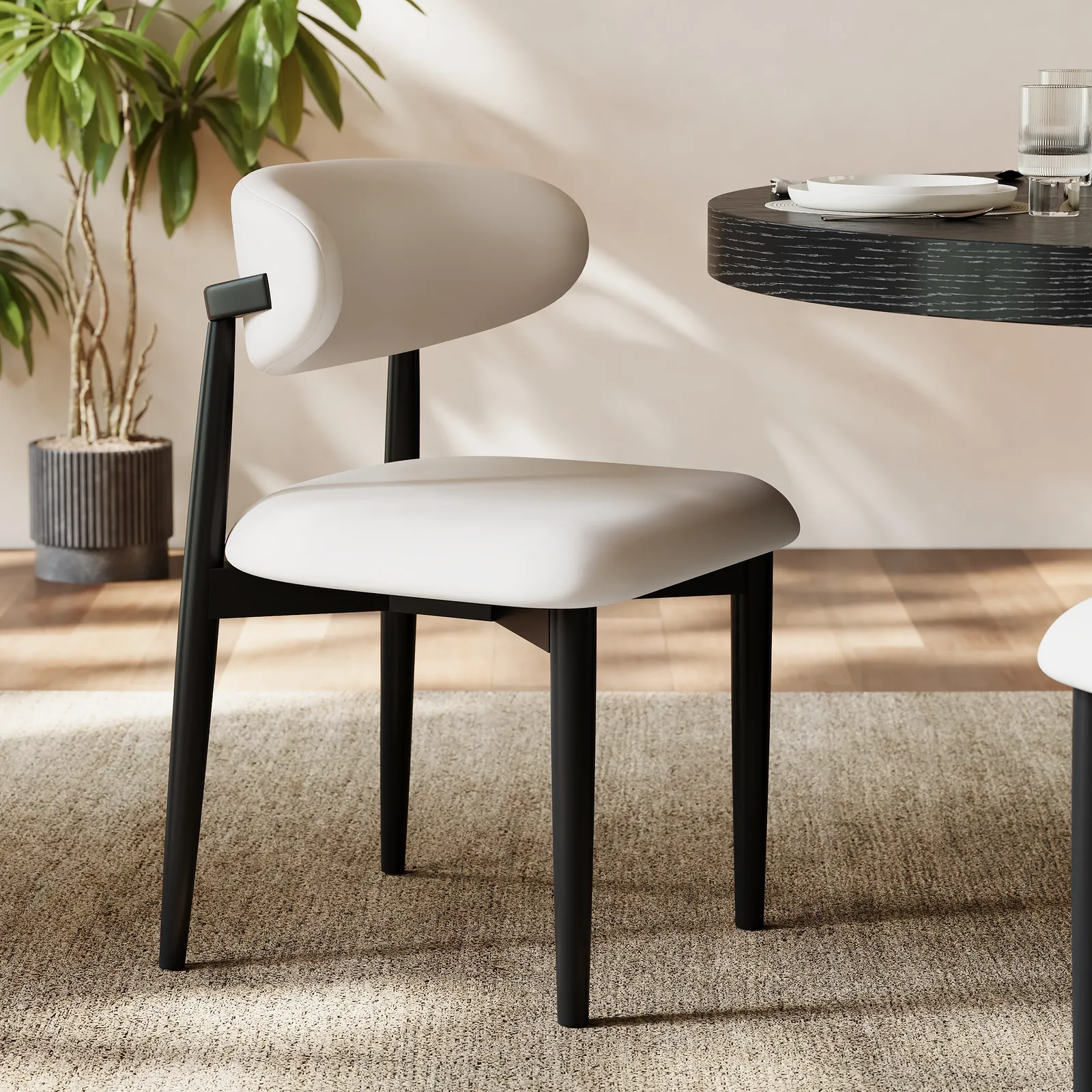 Modern Black PU Leather Dining Chair with Rubber Wood Legs, 1 Piece