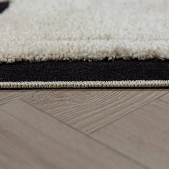 Madu Abstract Tasselled Rug 4