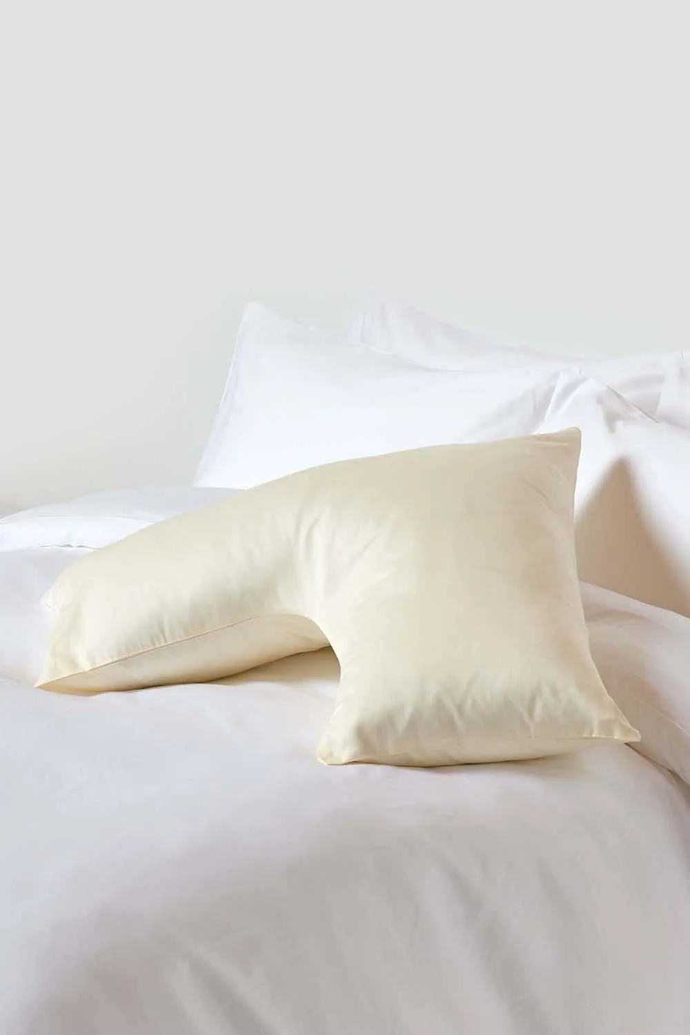 Homescapes V Shaped Pillowcase Sateen Cotton 400 Thread Count in Cream 2
