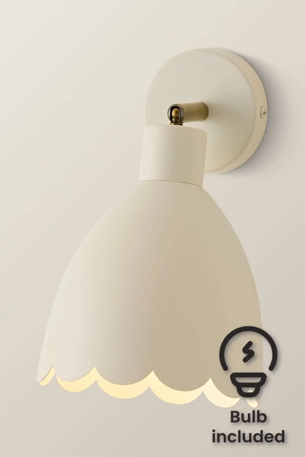 ValueLights Millie Flower Style Scallop Adjustable Wall Light with Bulb in Cream