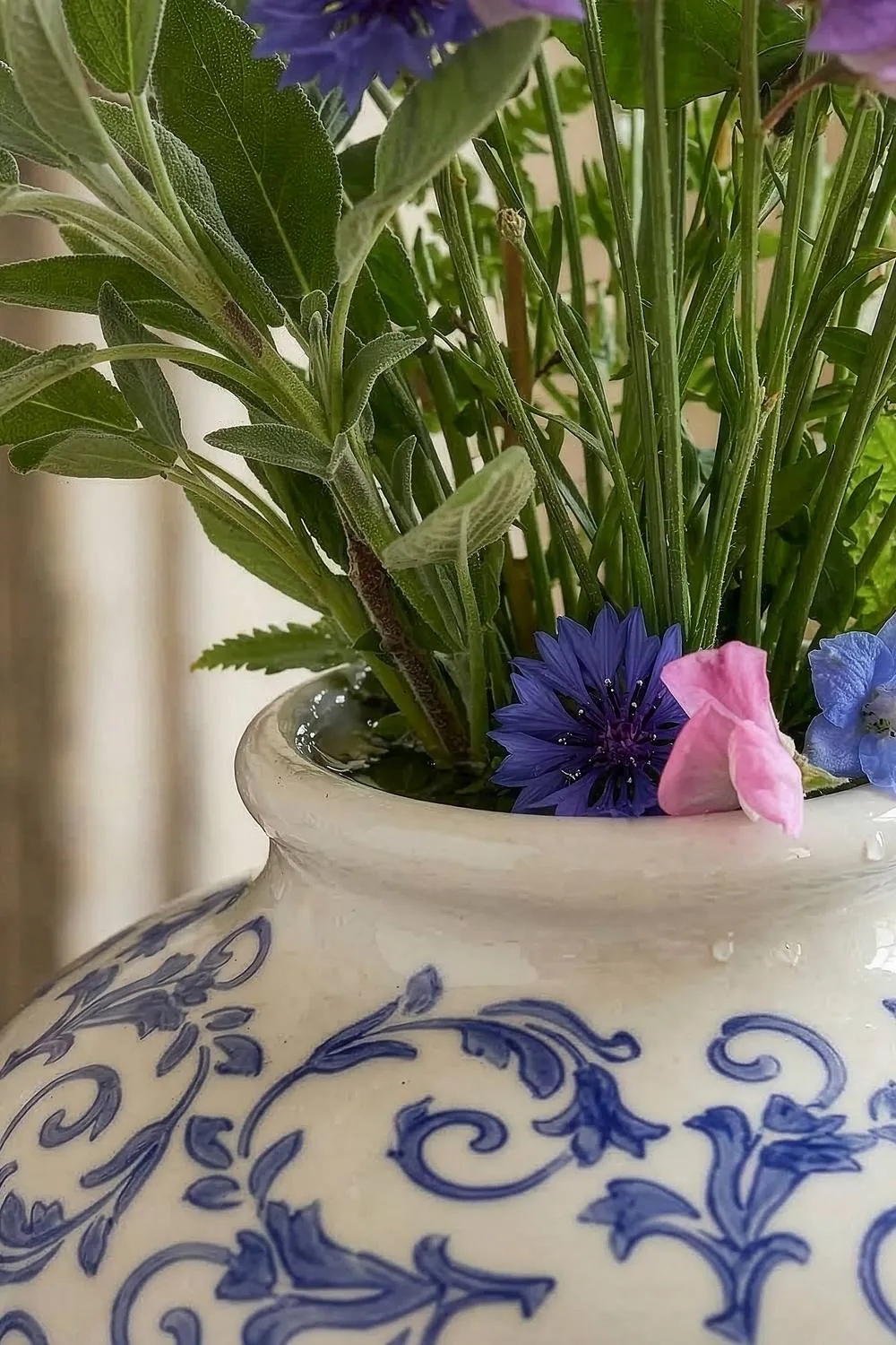Dibor Set of 2 Vintage Luxury Solene Blue Botanical Round Flower Vase 3