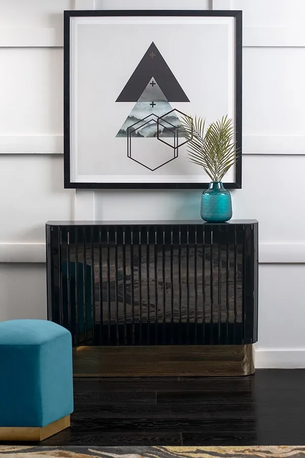 Anastasia, Black Glass Radiator Cover