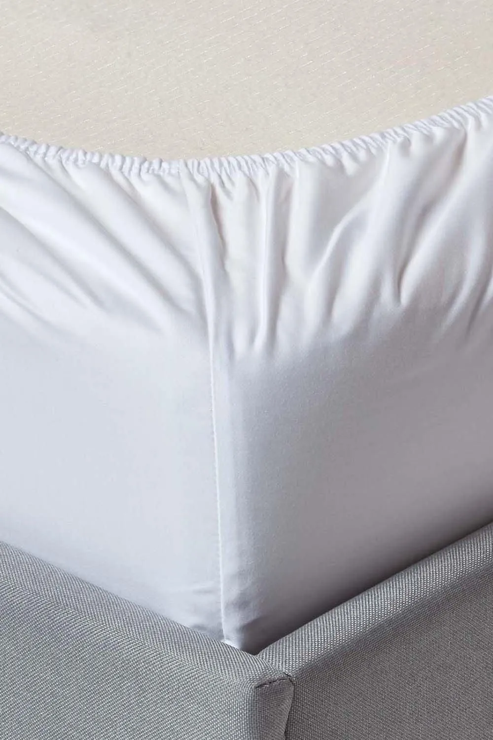 Homescapes Egyptian Cotton Deep Fitted Sheet 18 inch 1000 Thread Count in White 2