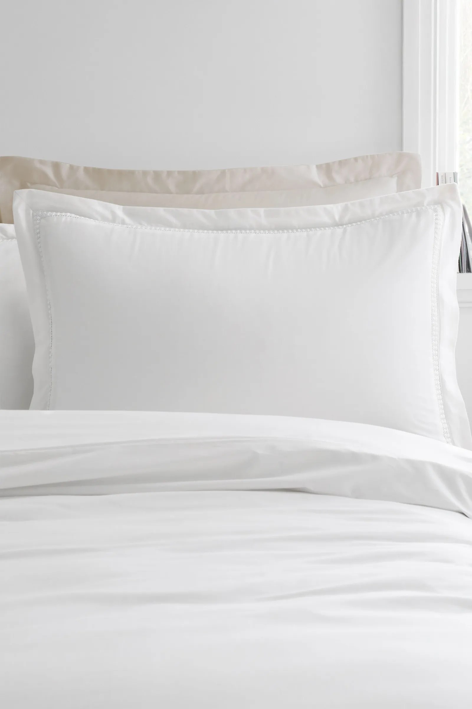 Bianca 'Oxford Lace' 200 Thread Count Cotton Duvet Cover Set in White 2